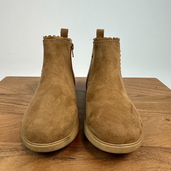 Big Kids Girls Tucker + Tate Scalloped Brown Faux Suede Chelsea Boots Size‎ 3 Y